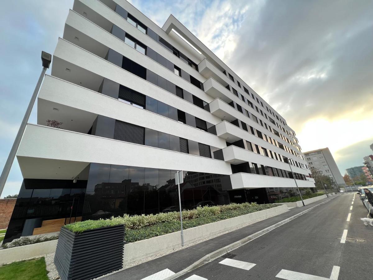 Apartmán Luxury Haven In Záhřeb Exteriér fotografie